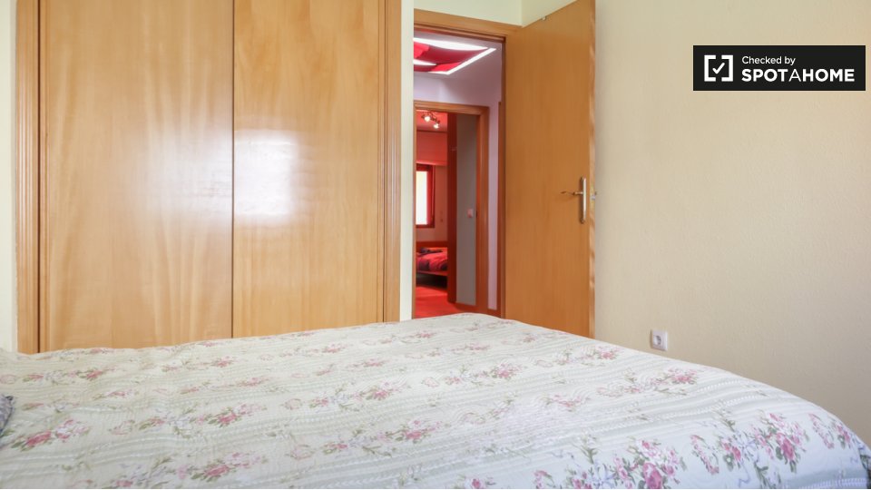 Double room Madrid, 2 beds — photo 3