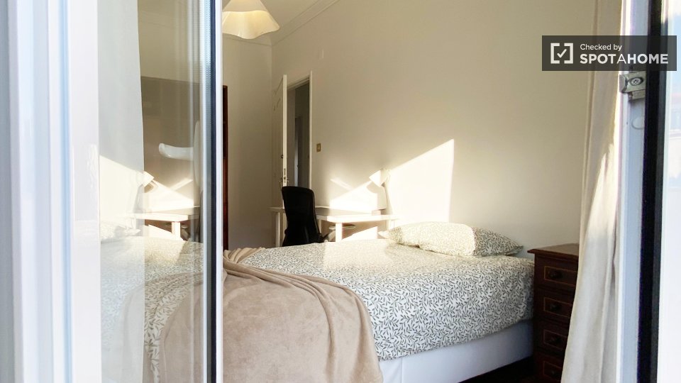 Double room Lisbon, 6 beds — photo 6