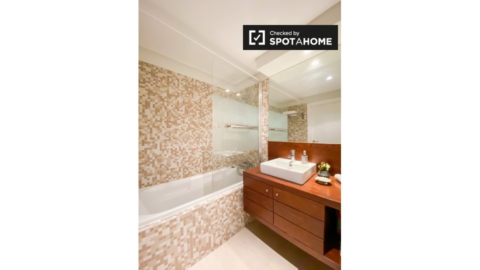 Apartment Lisbon, 1 bed, 70m² — photo 15