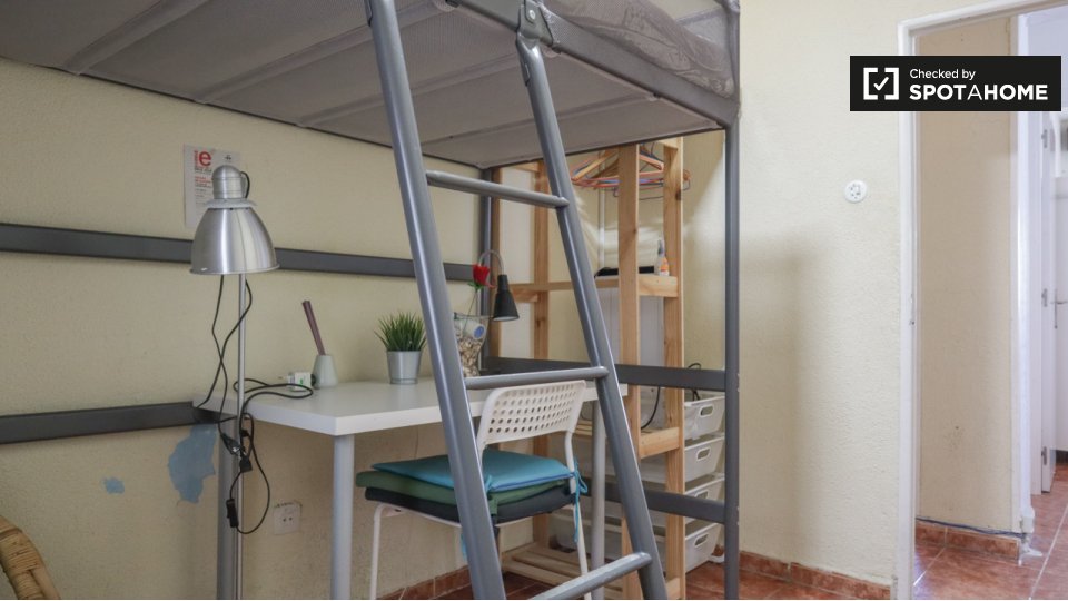 Double room Madrid, 4 beds, 70m² — photo 3