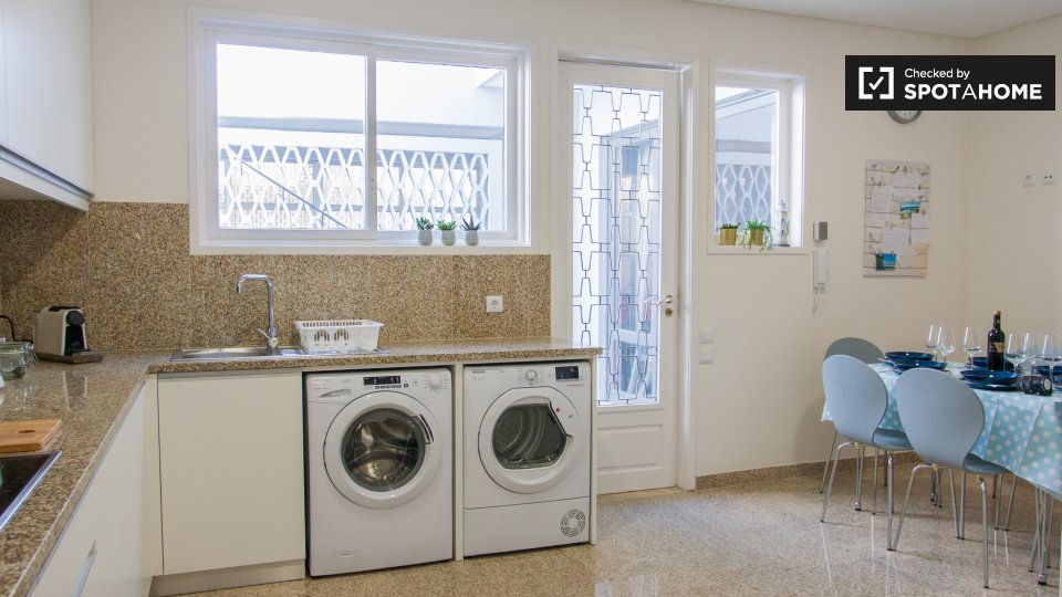 Double room Porto, 5 beds, 300m² — photo 7