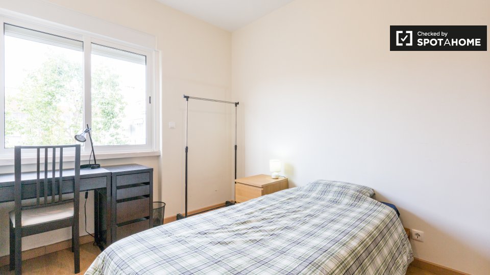 Apartment Lisbon, 2 beds, 58m² — photo 13