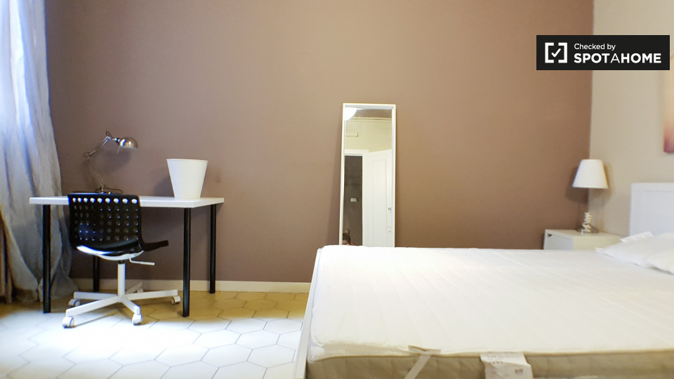 Double room Barcelona, 8 beds, 189m² — photo 2