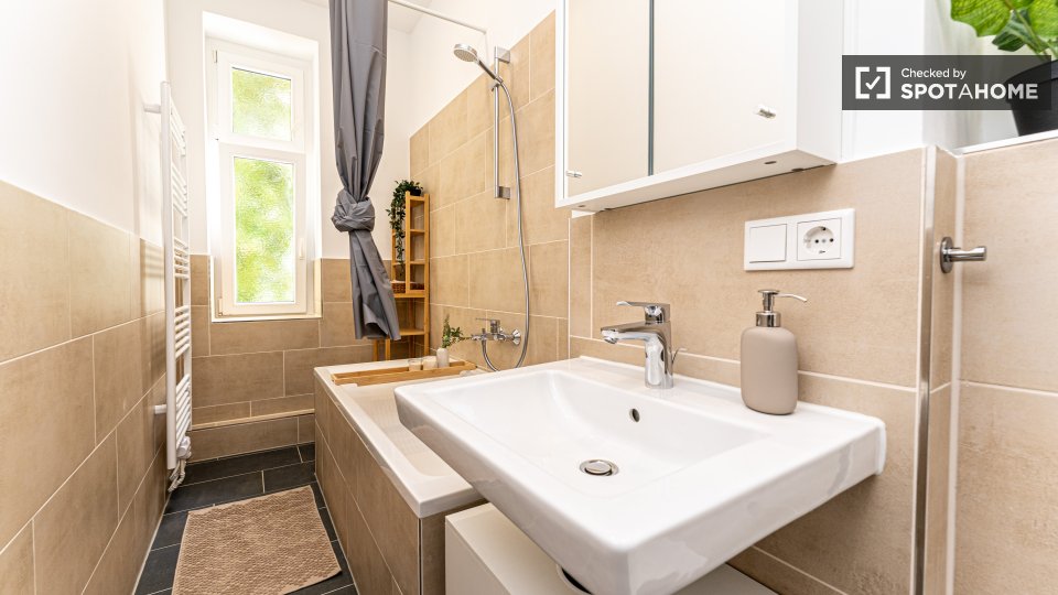 Double room Berlin, 4 beds, 59m² — photo 14