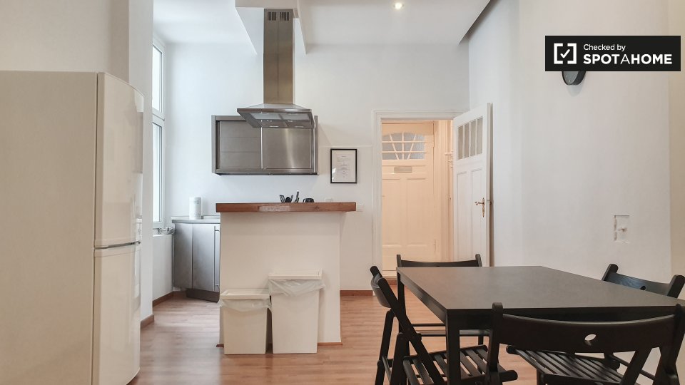 Double room Berlin, 4 beds, 92m² — photo 10