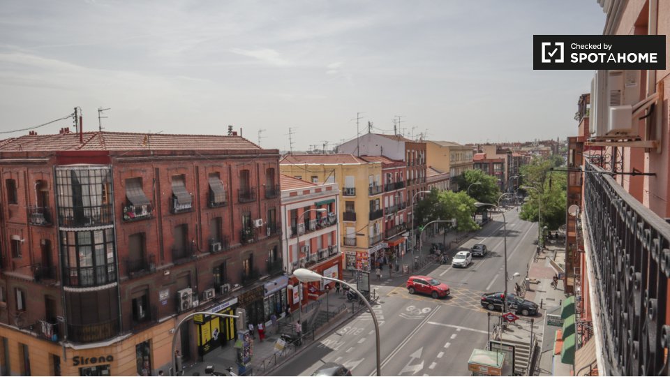 Double room Madrid, 5 beds — photo 19