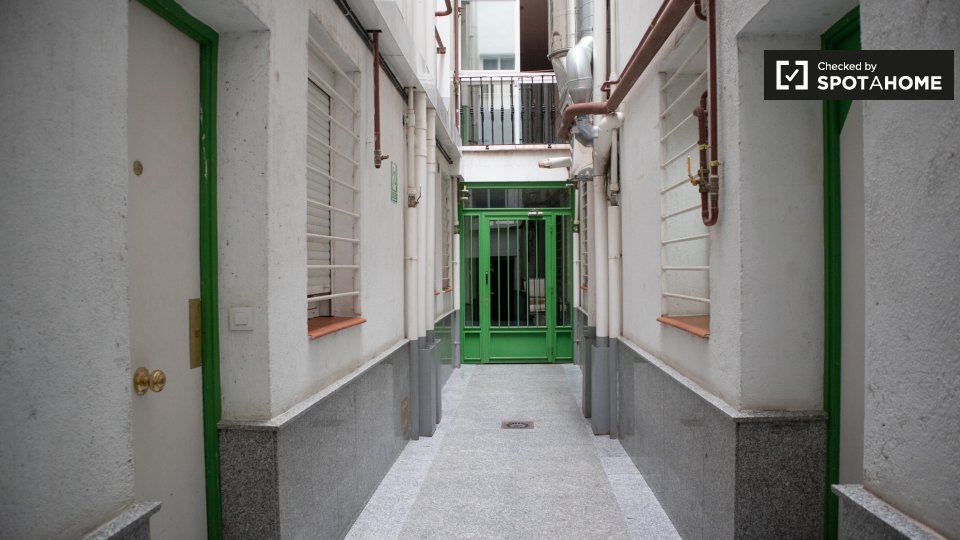 Apartment Madrid, 1 bed, 40m² — photo 17