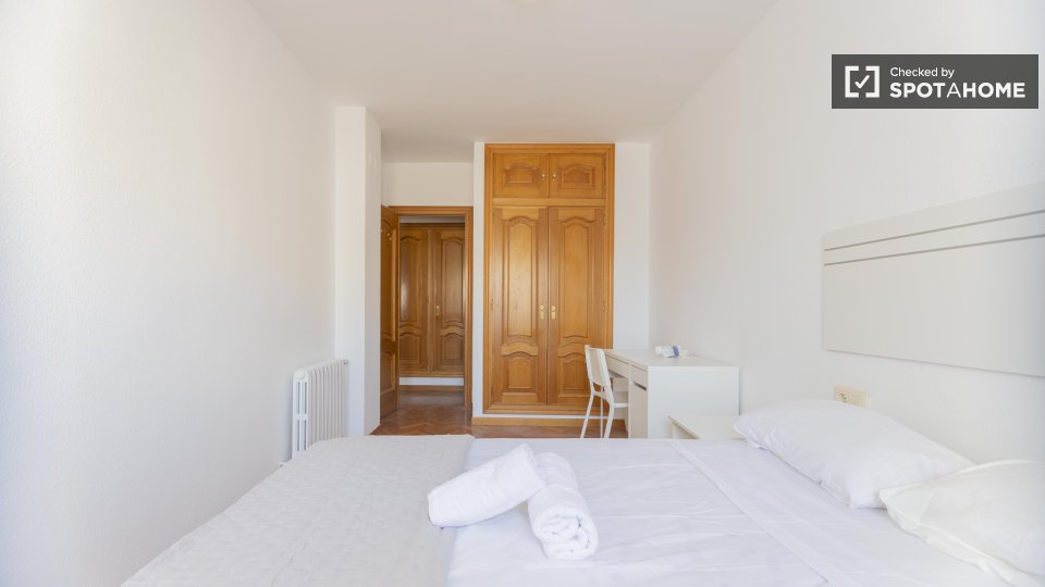 Double room Valencia, 5 beds, 240m² — photo 61