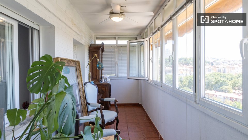 Double room Madrid, 3 beds — photo 14
