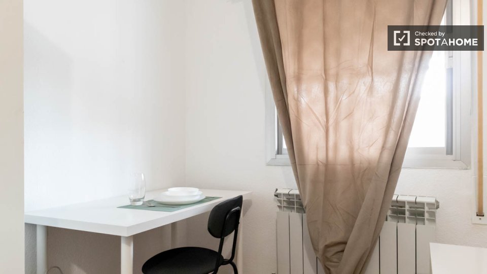 Double room Madrid, 4 beds — photo 7
