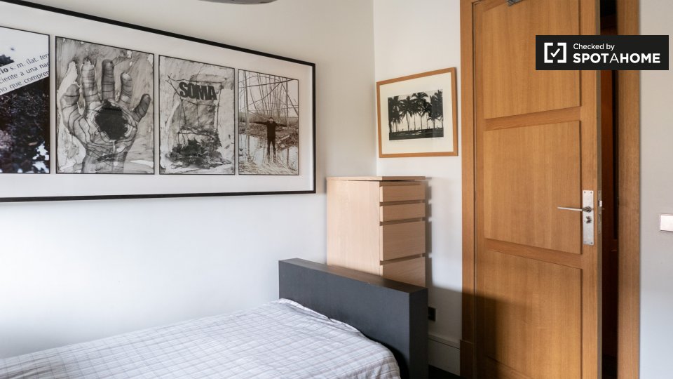Double room Madrid, 5 beds, 200m² — photo 4