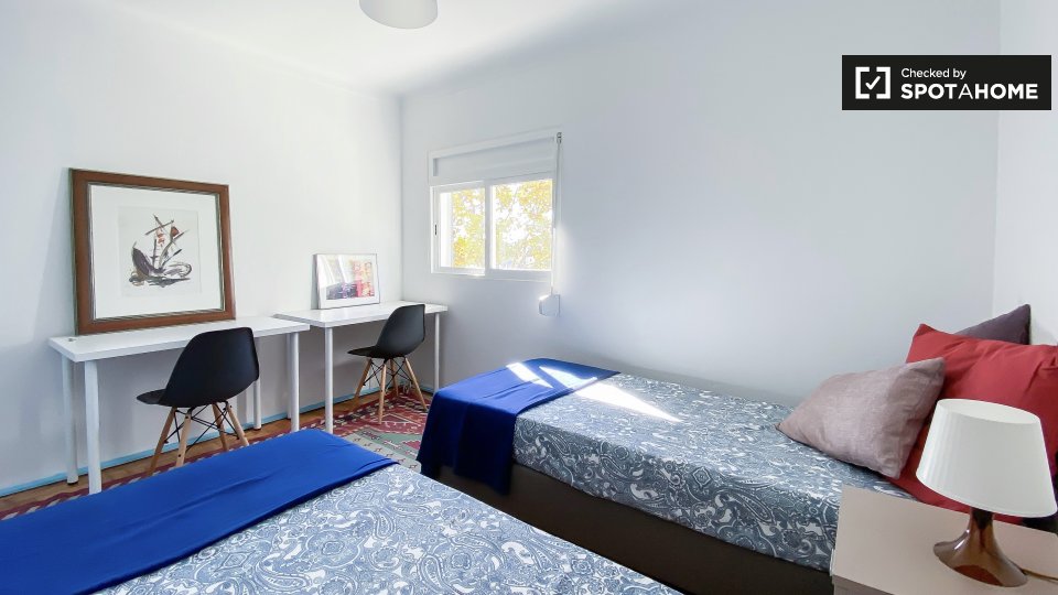 Double room Lisbon, 4 beds, 68m² — photo 3