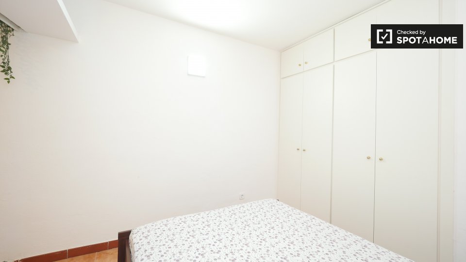 Double room Barcelona, 2 beds, 50m² — photo 3