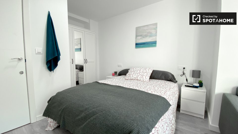 Double room Valencia, 4 beds, 65m² — photo 3