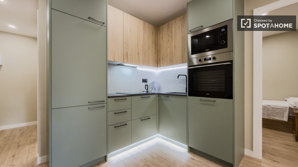 Double room Barcelona, 3 beds — photo 15