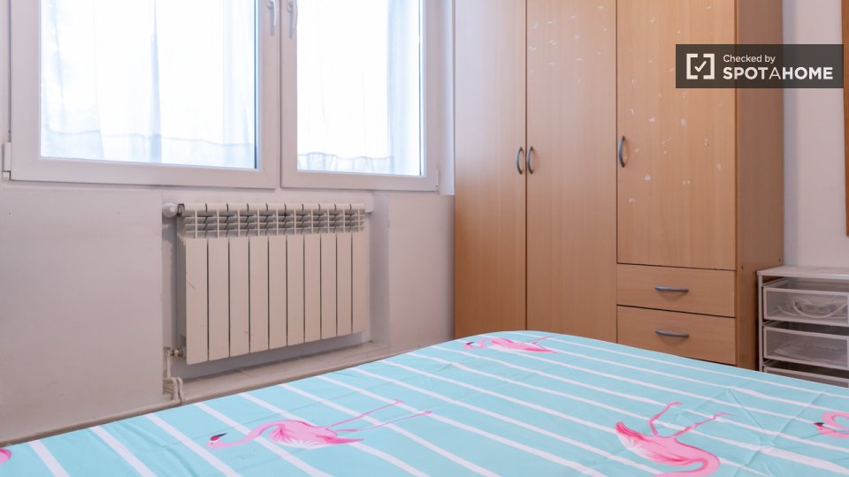 Double room Madrid, 3 beds — photo 32