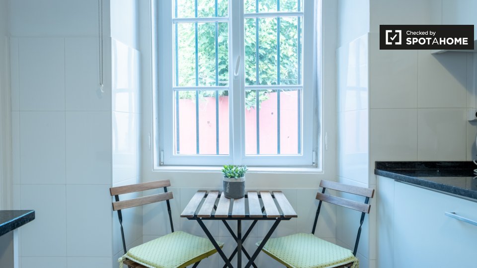 Apartment Lisbon, 1 bed — photo 15