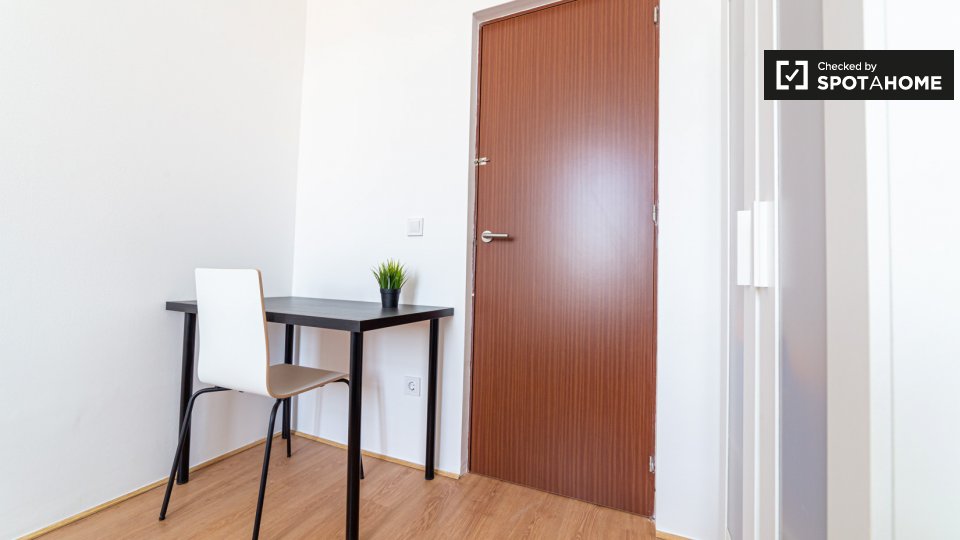 Double room Lisbon, 9 beds — photo 4