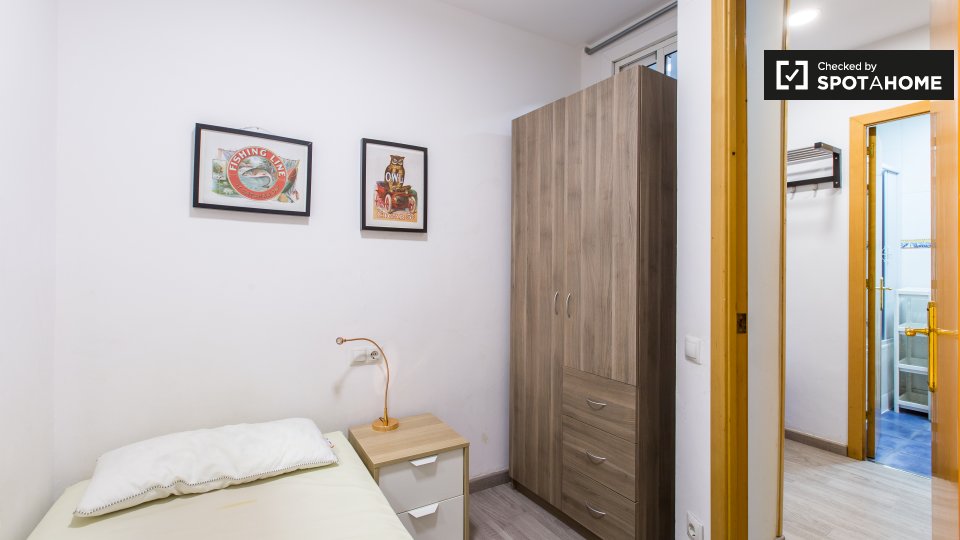 Apartment Barcelona, 3 beds, 60m² — photo 8