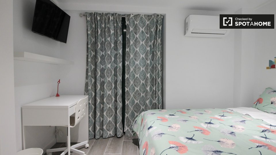 Double room Barcelona, 4 beds, 90m² — photo 1