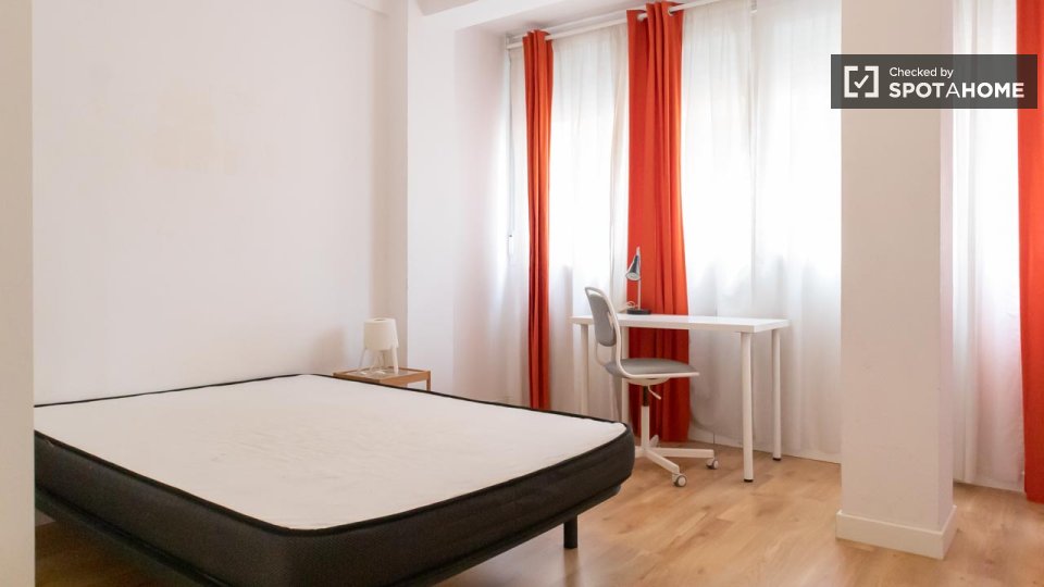 Double room Madrid, 6 beds — photo 73