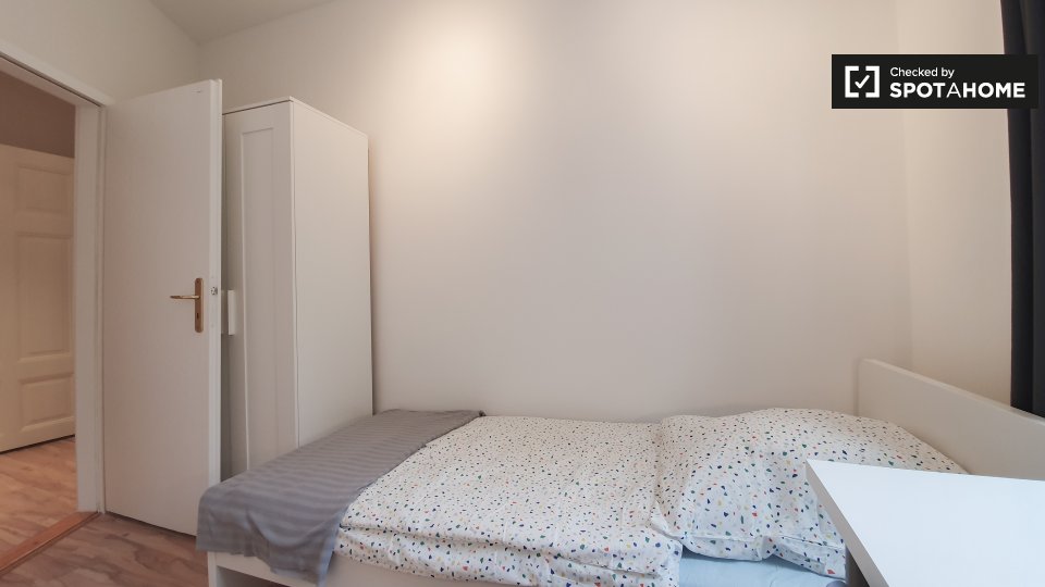 Double room Berlin, 2 beds, 40m² — photo 11