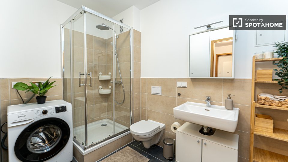 Double room Berlin, 5 beds, 80m² — photo 12