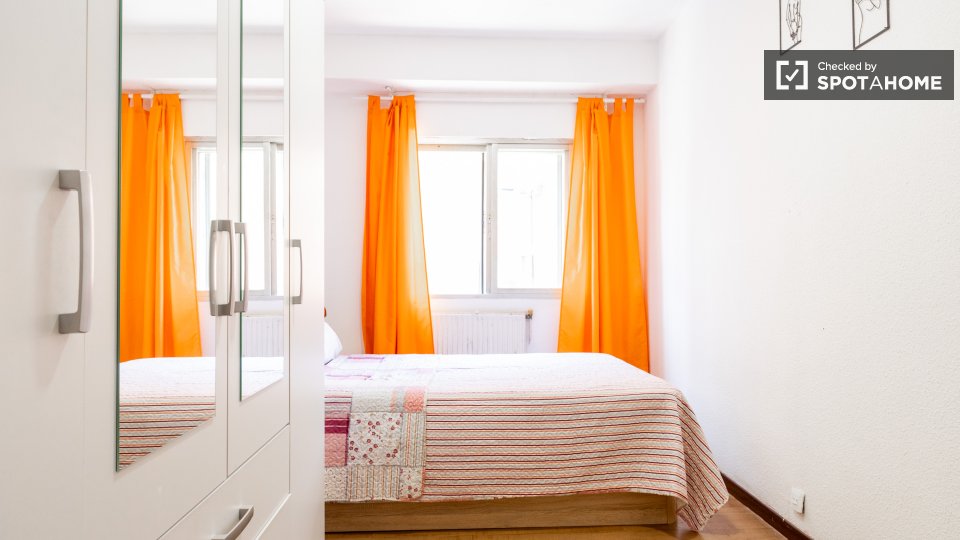 Double room Madrid, 4 beds — photo 14