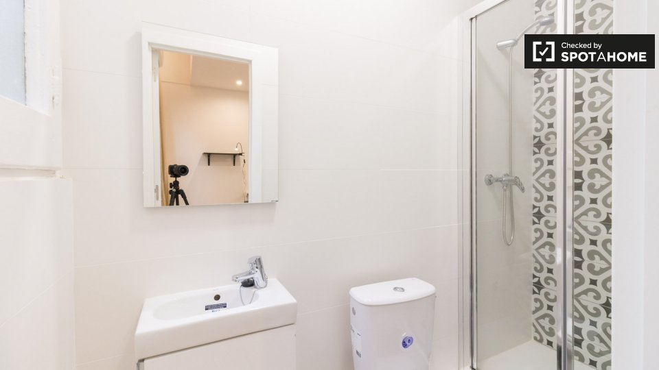 Double room Barcelona, 7 beds, 160m² — photo 3