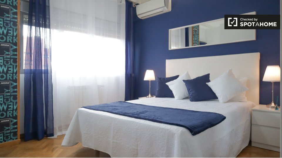 Double room Madrid, 5 beds — photo 6