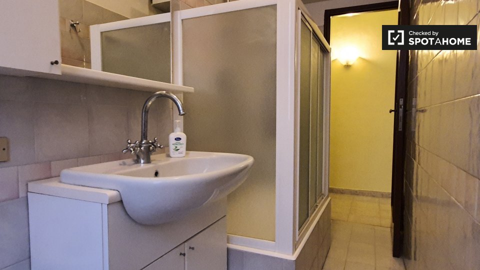 Double room Milan, 3 beds — photo 10