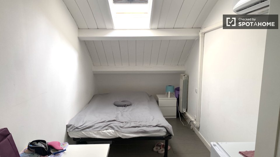 Double room Rome, 3 beds — photo 21