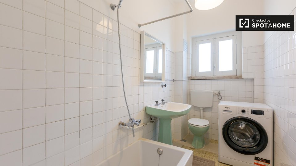 Double room Lisbon, 2 beds, 60m² — photo 12