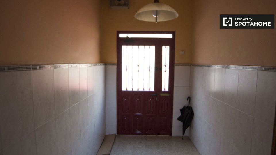 Double room Madrid, 4 beds, 80m² — photo 13