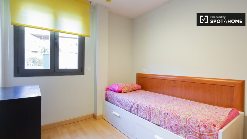 Double room Madrid, 2 beds, 88m² — photo 1