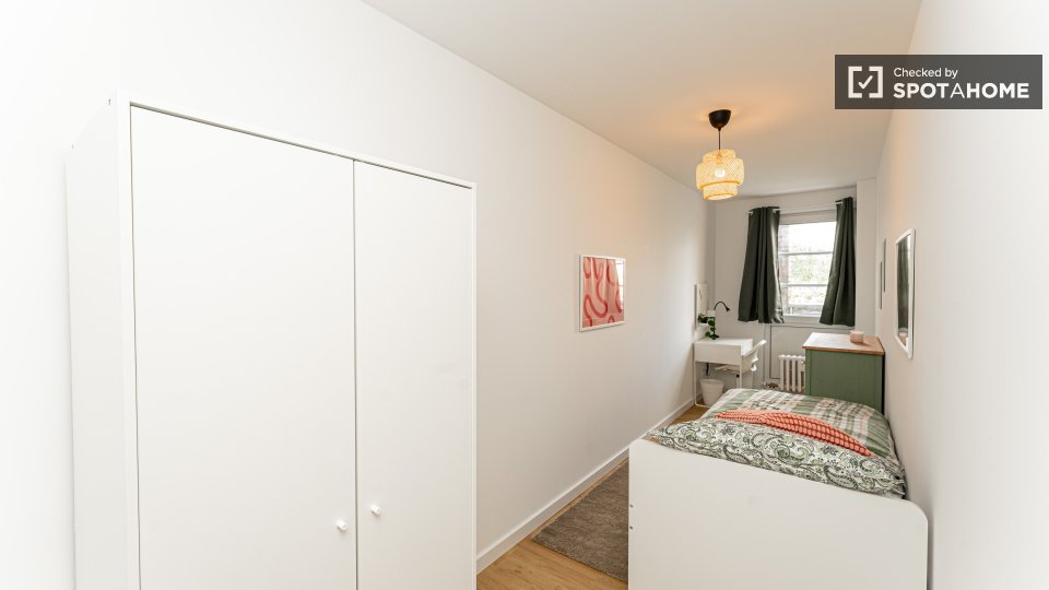 Double room Berlin, 5 beds, 80m² — photo 1