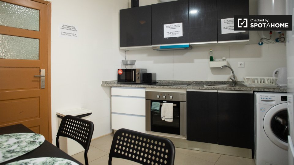Double room Porto, 6 beds, 300m² — photo 7