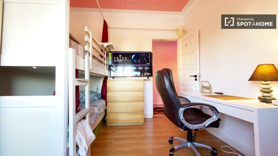 Double room Lisbon, 5 beds, 90m² — photo 53