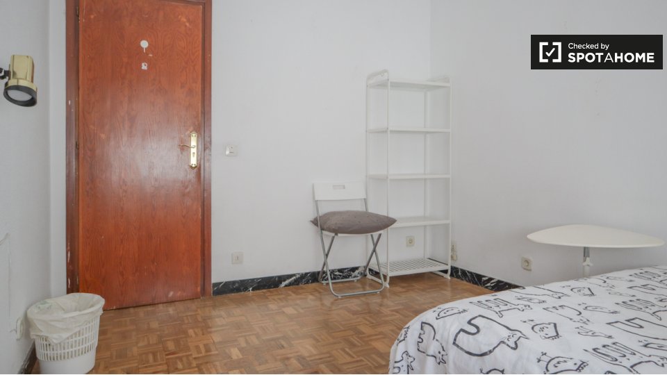 Double room Madrid, 4 beds, 100m² — photo 16