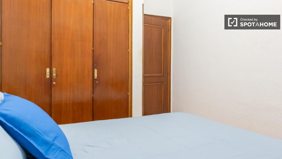 Double room Madrid, 6 beds, 116m² — photo 11