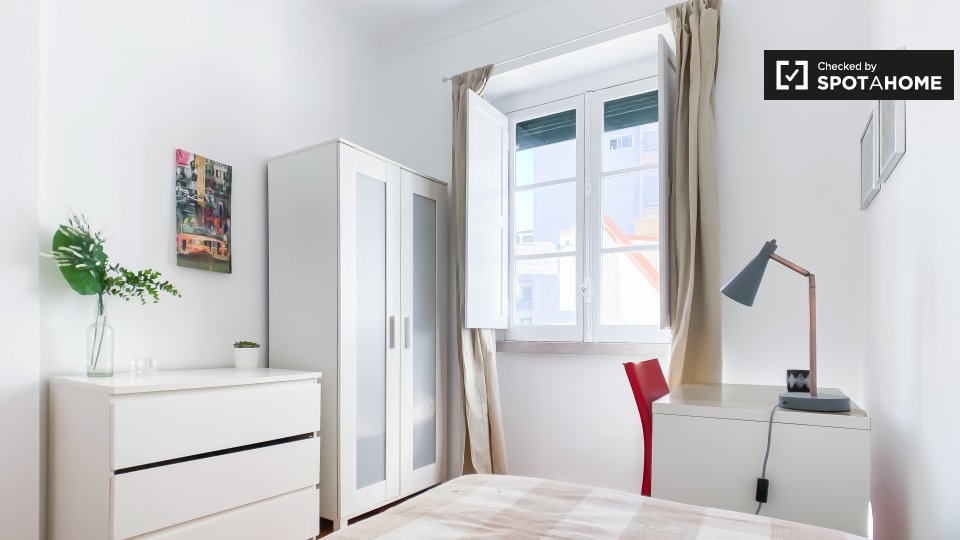 Double room Lisbon, 6 beds, 120m² — photo 3