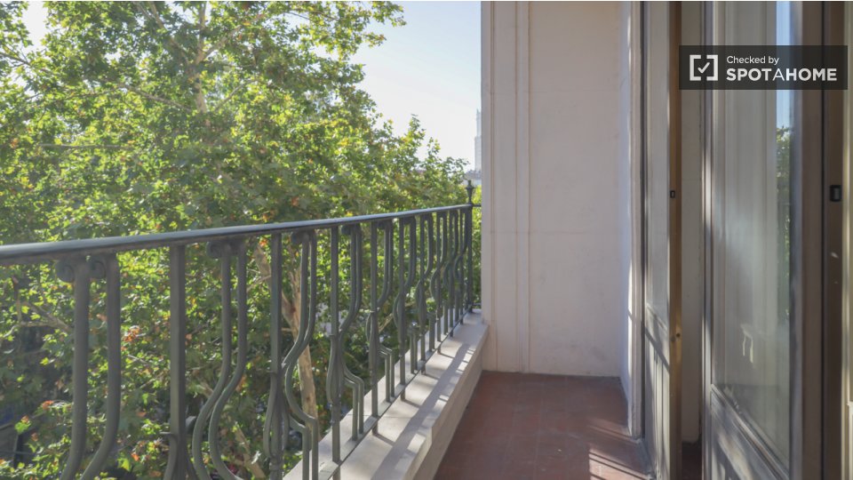Double room Madrid, 18 beds — photo 8