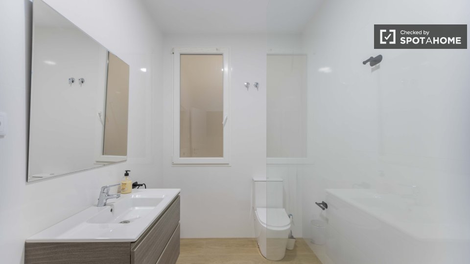 Double room Valencia, 5 beds — photo 1