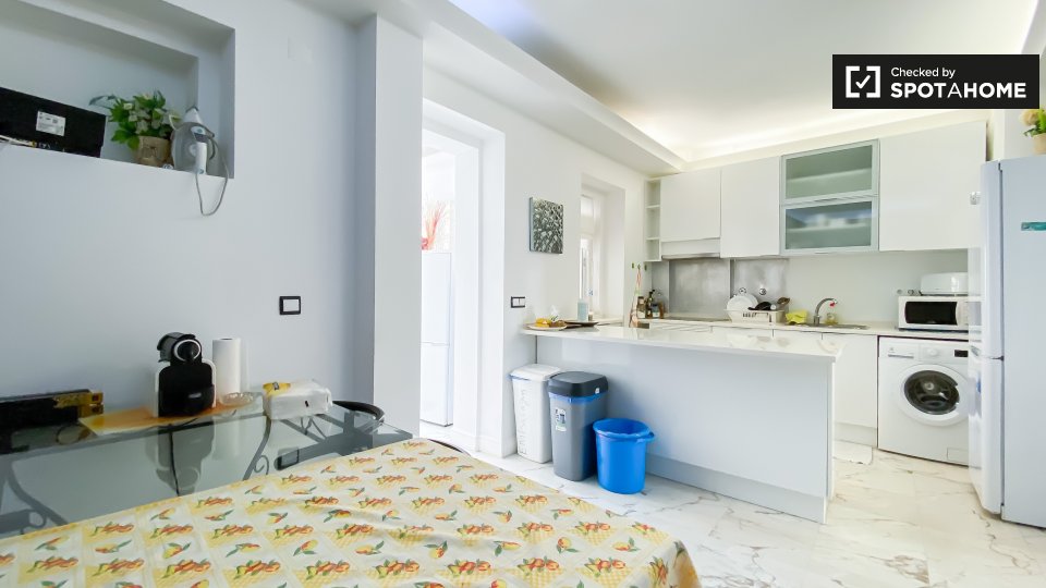 Double room Lisbon, 5 beds — photo 5