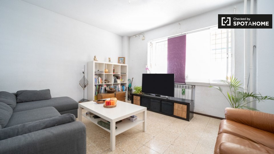 Double room Madrid, 2 beds, 75m² — photo 4