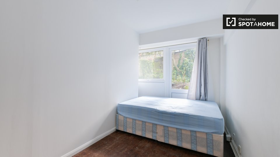 Double room London, 4 beds — photo 18