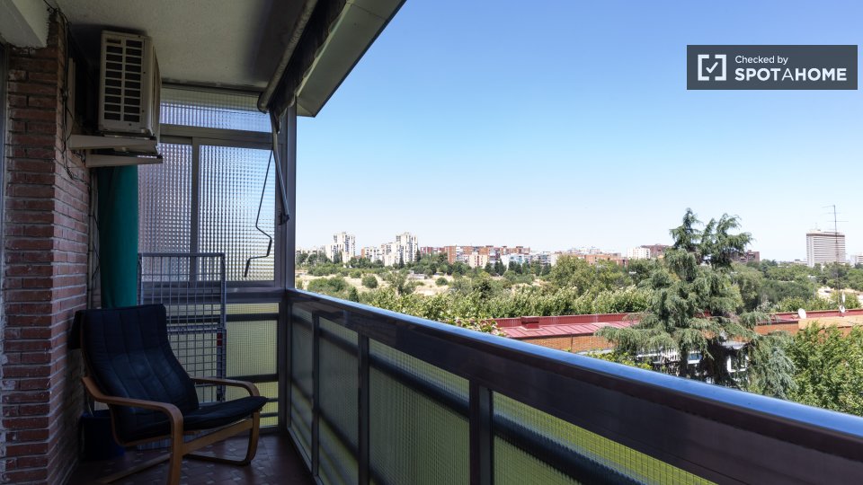 Double room Madrid, 5 beds — photo 7
