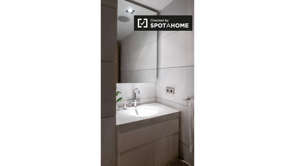 Double room Madrid, 5 beds, 200m² — photo 18