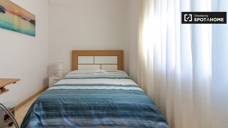 Double room Lisbon, 10 beds, 80m² — photo 15