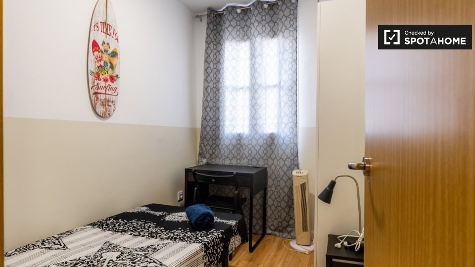 Double room Barcelona, 6 beds — photo 19